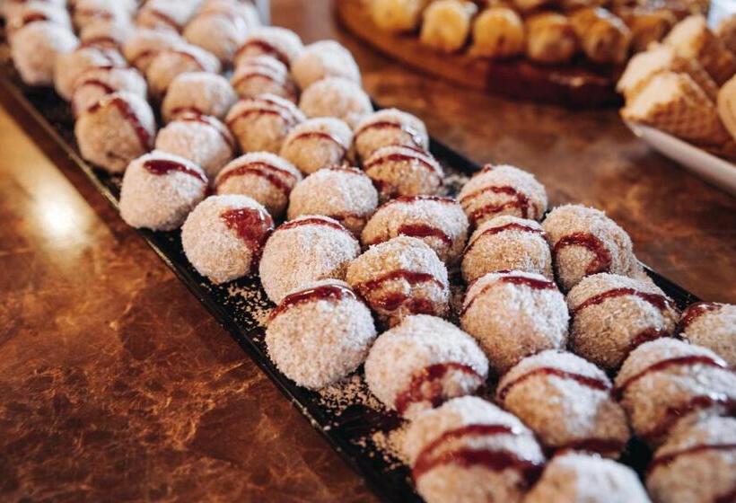 Amaris Hotel   All Inclusive   Free Parking