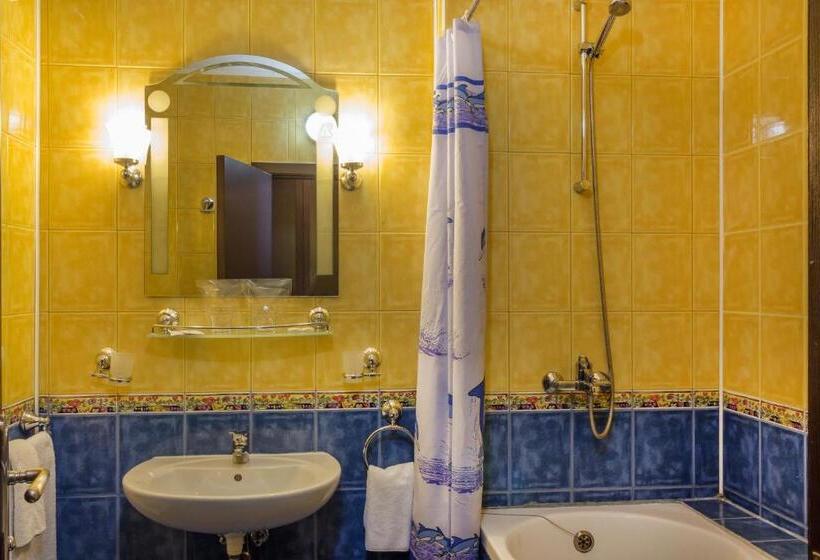 Amaris Hotel   All Inclusive   Free Parking