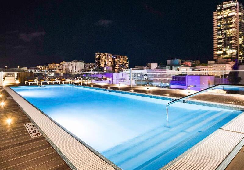 בית מלון כפרי Iberostar Waves Miami Beach