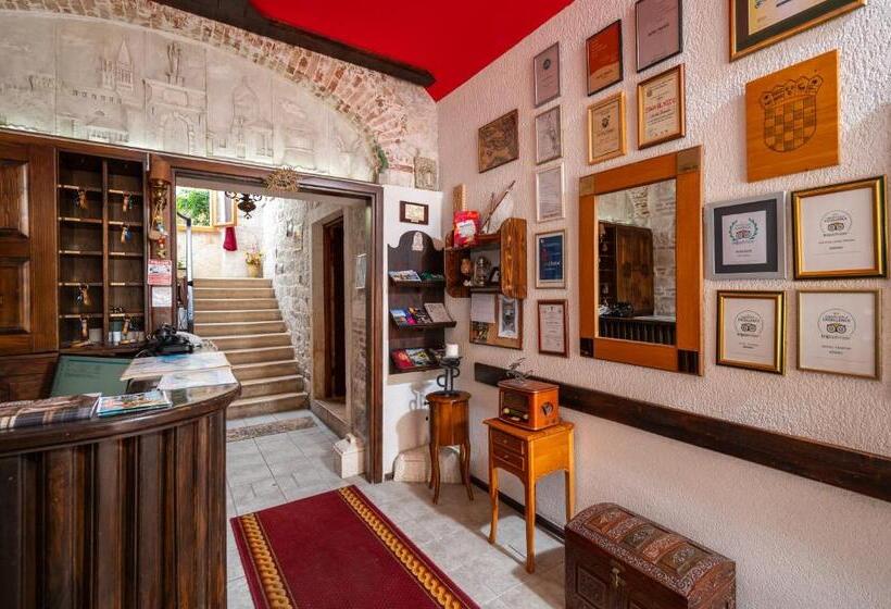 Heritage Hotel Tragos