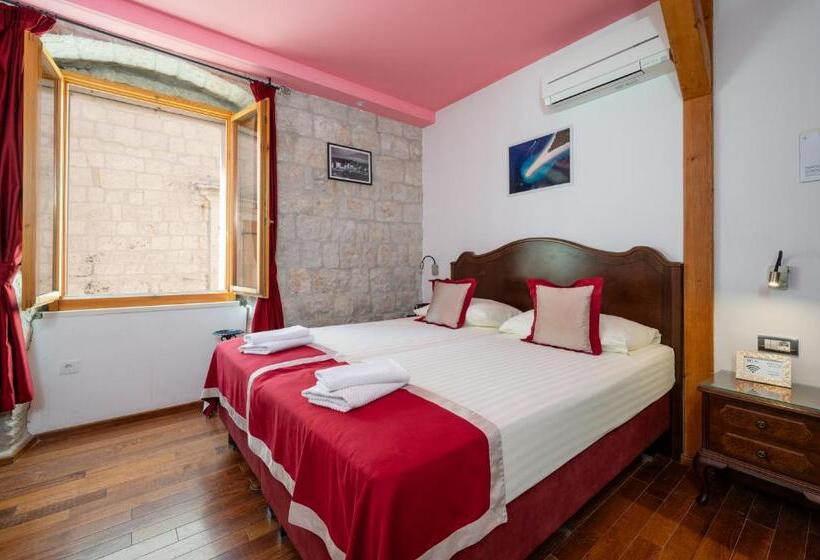 Heritage Hotel Tragos