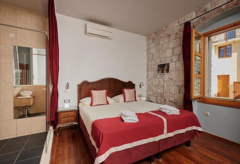 Heritage Hotel Tragos