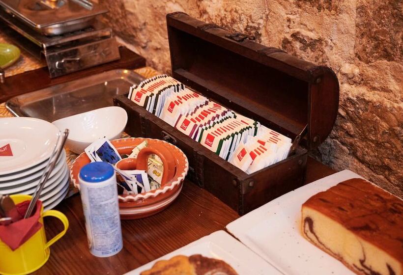 Heritage Hotel Tragos