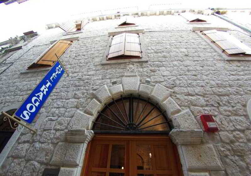 Heritage Hotel Tragos