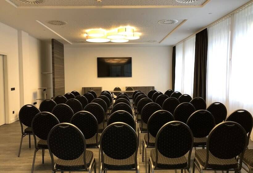 Airporthotel Berlin Adlershof