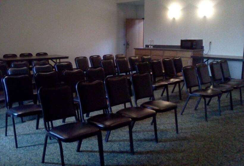 فندق Americinn By Wyndham Garden City