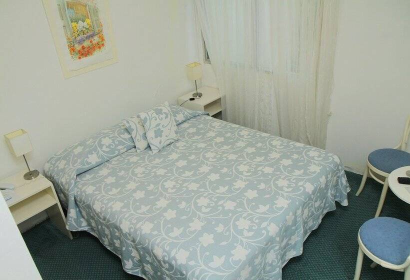 בית מלון כפרי Aqua