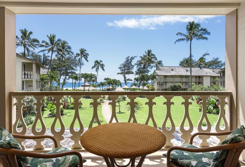 Отель Aston Islander On The Beach