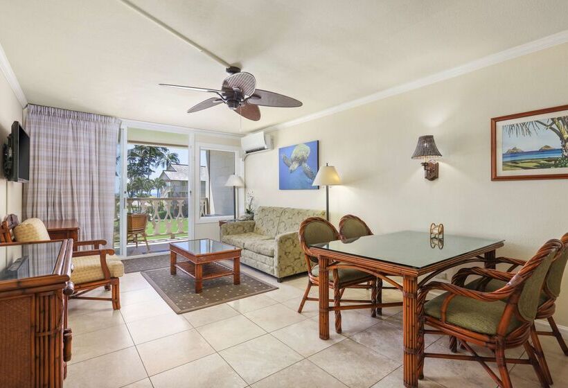 Отель Aston Islander On The Beach