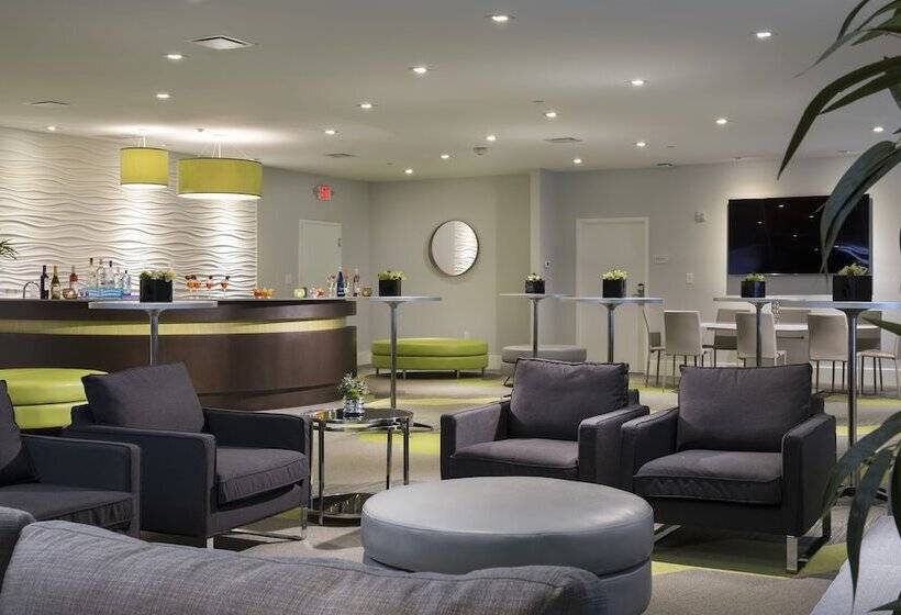 هتل Avanti International Resort