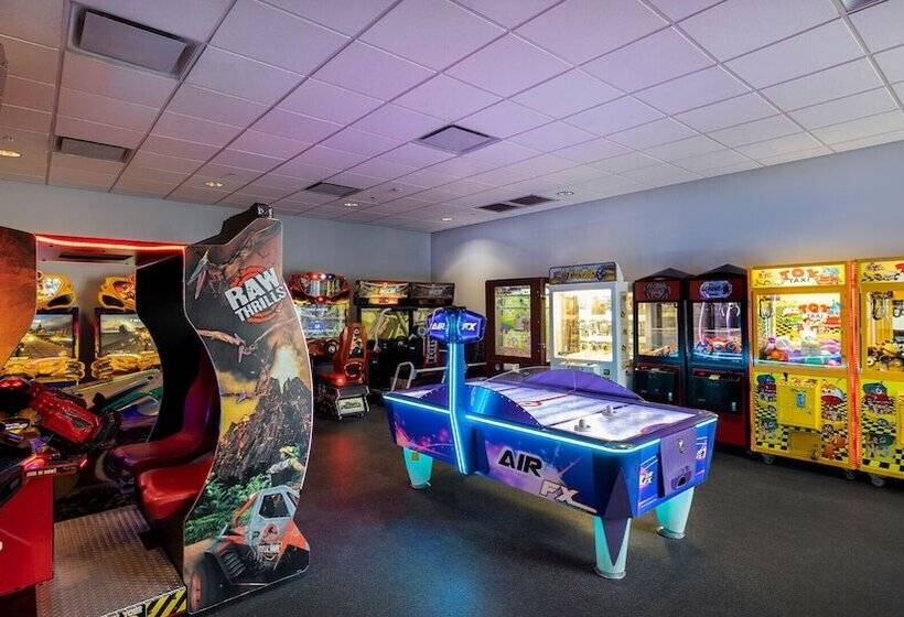 هتل Avanti International Resort