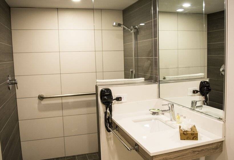 هتل Avanti International Resort