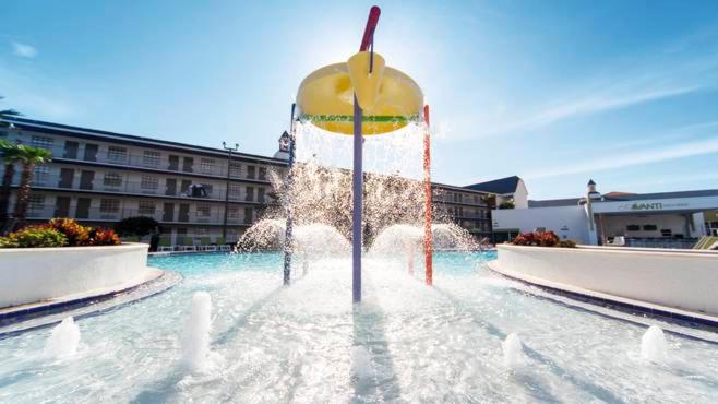 هتل Avanti International Resort