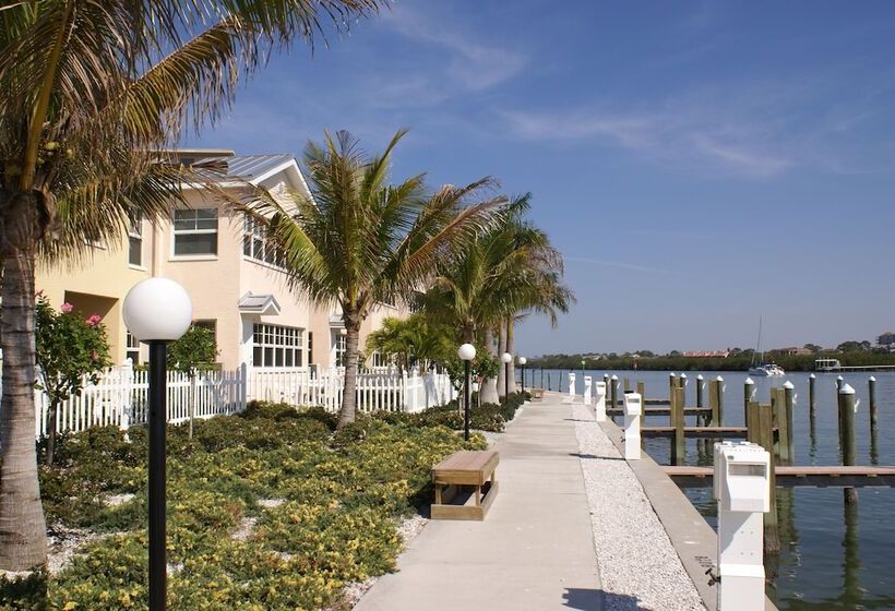 בית מלון כפרי Barefoot Beach Resort