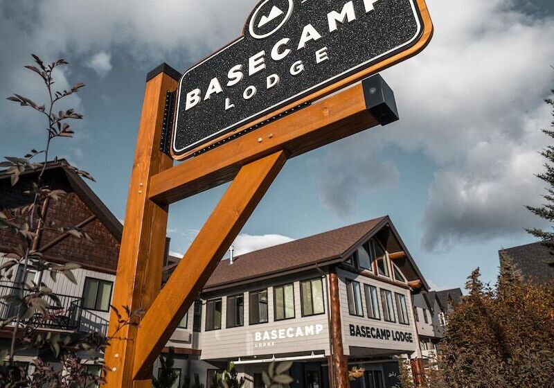 호텔 Basecamp Lodge Canmore