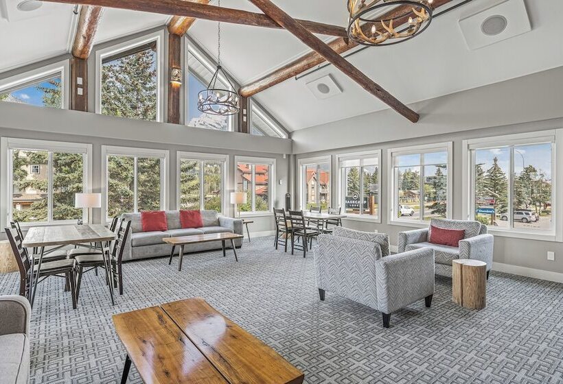 호텔 Basecamp Lodge Canmore