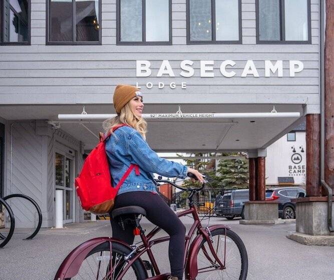 호텔 Basecamp Lodge Canmore