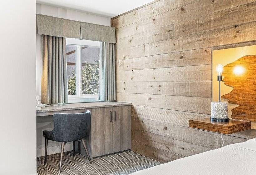 호텔 Basecamp Lodge Canmore