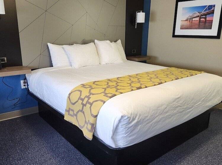 Отель Baymont By Wyndham Davenport