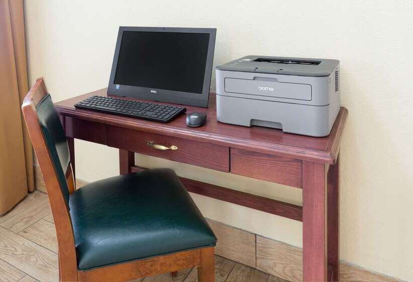 فندق Baymont By Wyndham Beloit