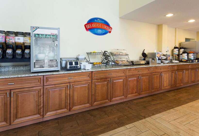 فندق Baymont By Wyndham Beloit