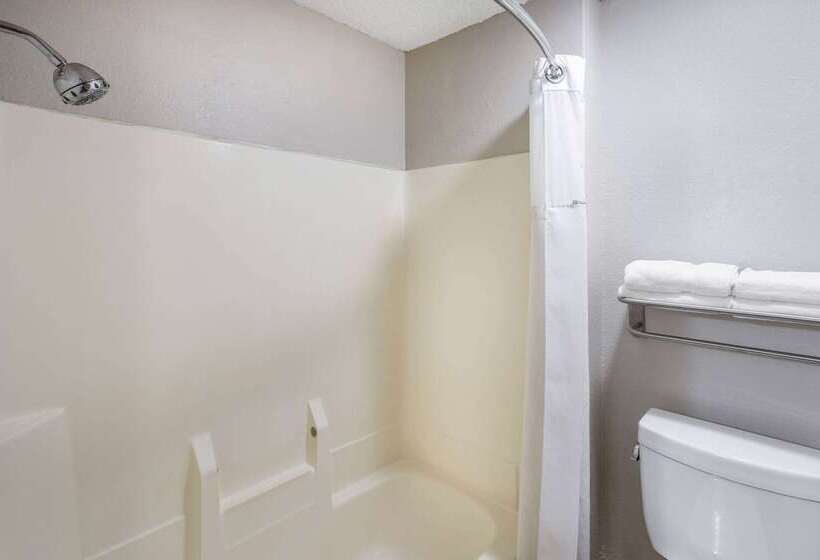 فندق Baymont By Wyndham Beloit