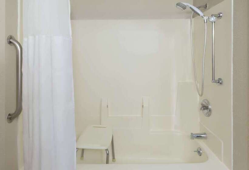 فندق Baymont By Wyndham Beloit