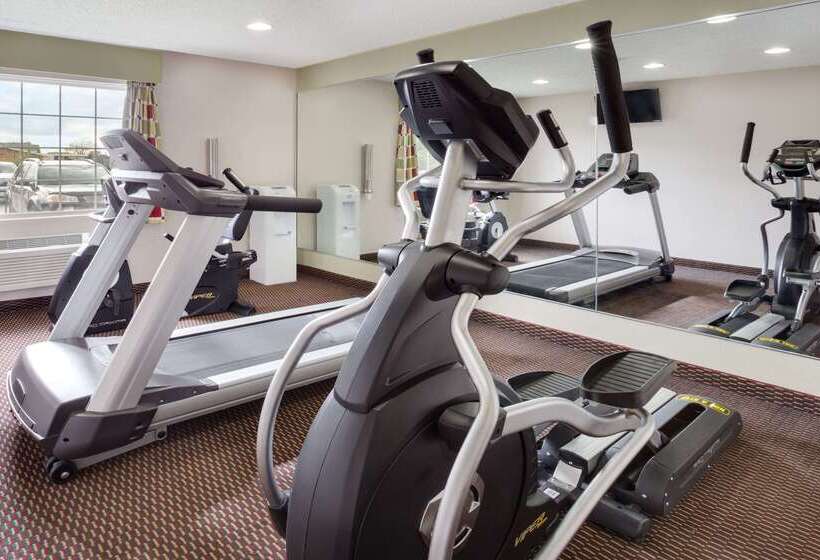 فندق Baymont By Wyndham Beloit