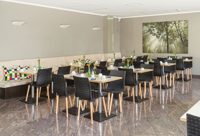 Отель Berlin Mitte By Campanile