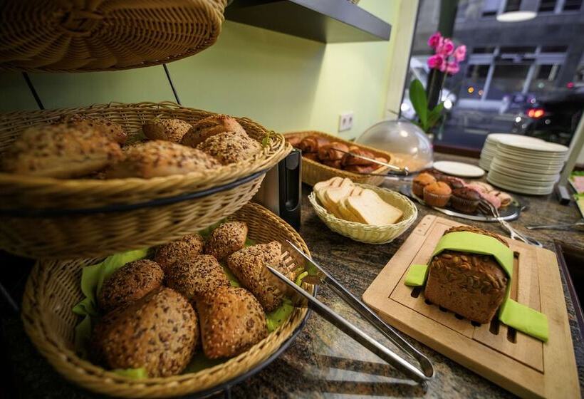 Отель Berlin Mitte By Campanile