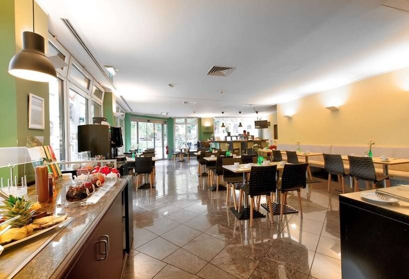 Отель Berlin Mitte By Campanile