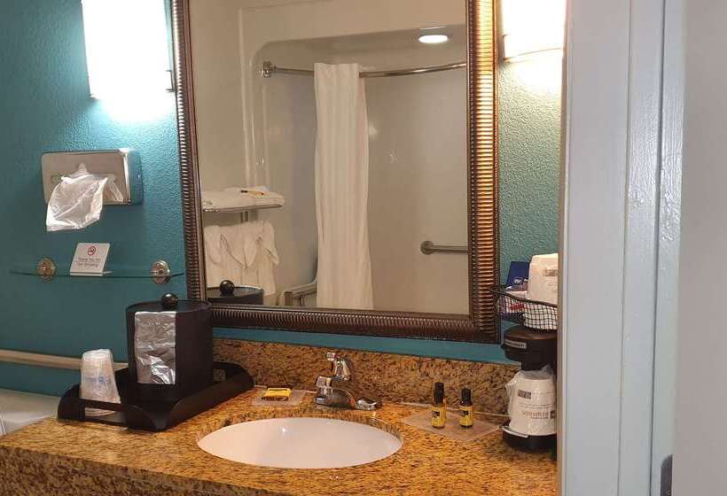 בית מלון כפרי Best Western Plus Blue Angel Inn