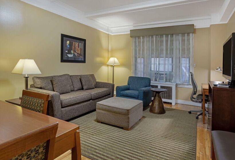 فندق Best Western Plus Hospitality House Suites