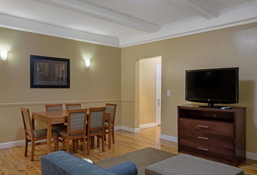 فندق Best Western Plus Hospitality House Suites