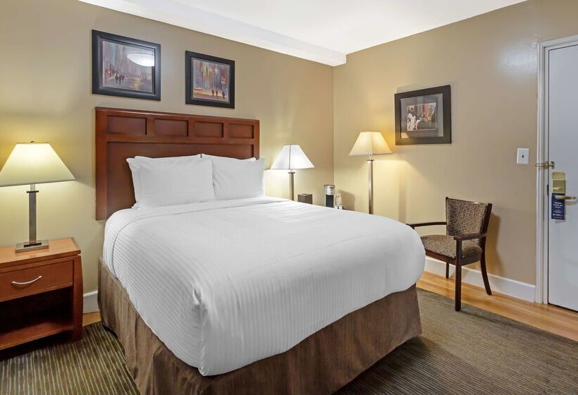 فندق Best Western Plus Hospitality House Suites