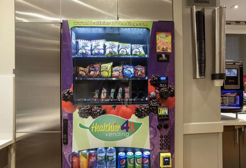 فندق Best Western Plus Hospitality House Suites