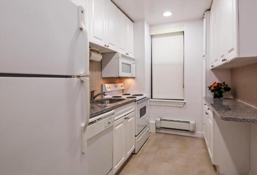 فندق Best Western Plus Hospitality House Suites