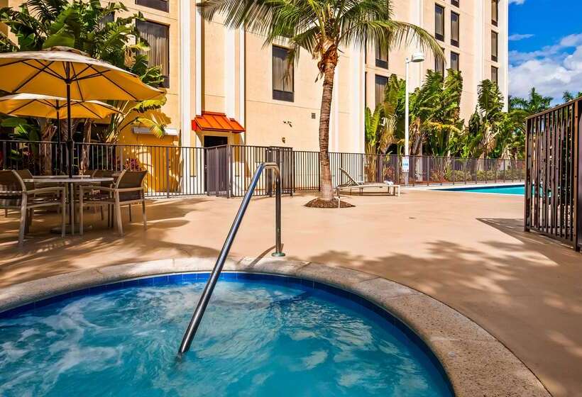 Best Western Plus Kendall Hotel & Suites