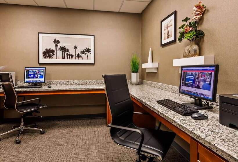 Best Western Plus Kendall Hotel & Suites