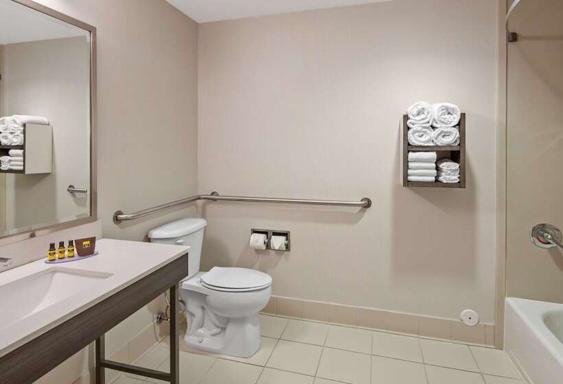 Best Western Plus Kendall Hotel & Suites