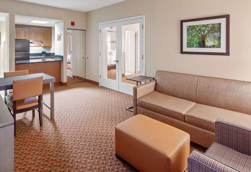 Best Western Plus Kendall Hotel & Suites