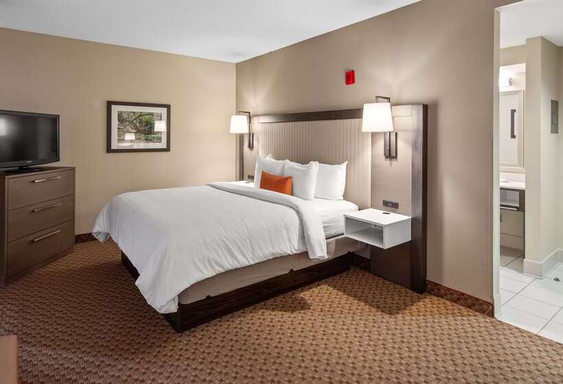 Best Western Plus Kendall Hotel & Suites