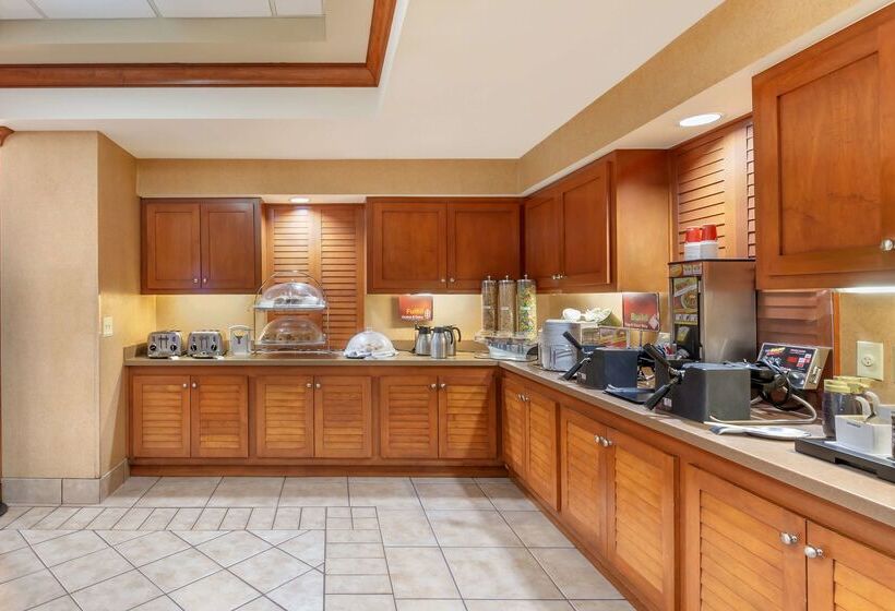 Best Western Plus Kendall Hotel & Suites