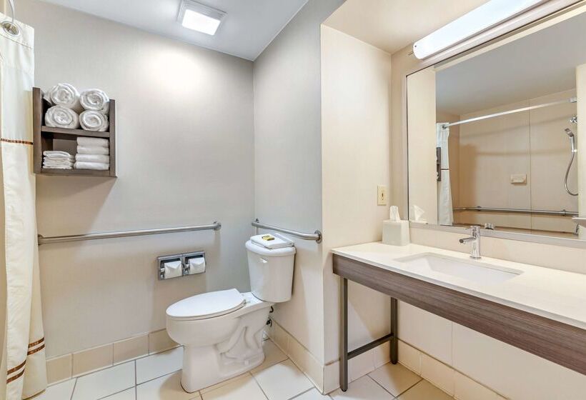 Best Western Plus Kendall Hotel & Suites