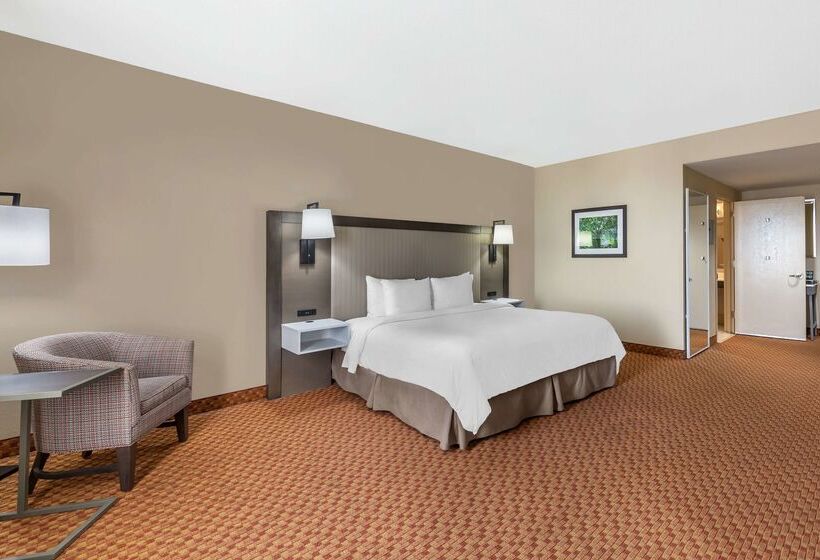 Best Western Plus Kendall Hotel & Suites