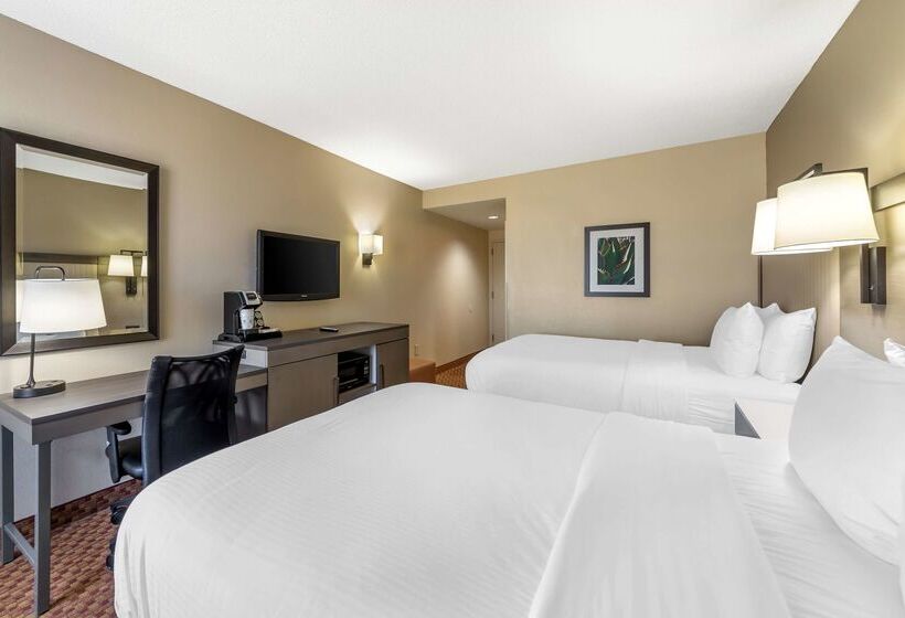 Best Western Plus Kendall Hotel & Suites