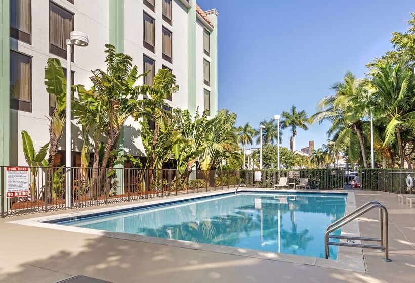 Best Western Plus Kendall Hotel & Suites