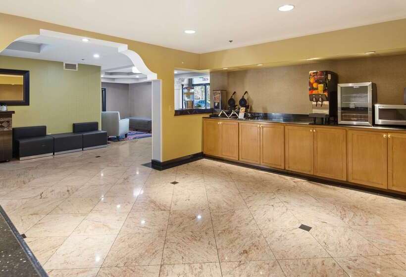 فندق Quality Inn Jacksonville   Orange Park Near Naval Air Station