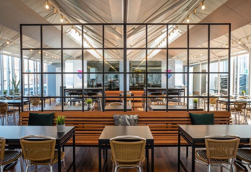 Отель Cabinn Aarhus