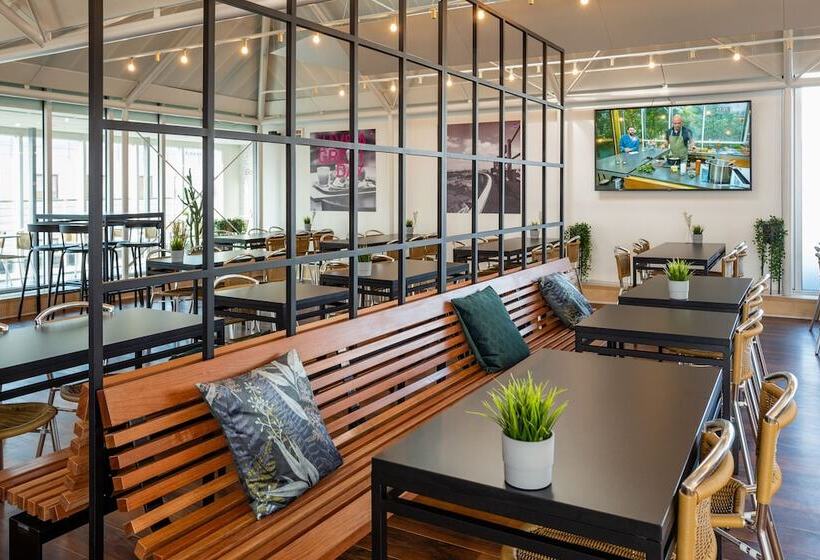 Отель Cabinn Aarhus